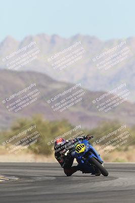 media/Oct-30-2025-Racers Edge (Thu) [[dabbdaf680]]/3-B Group/Session 2 (Turn 14)/